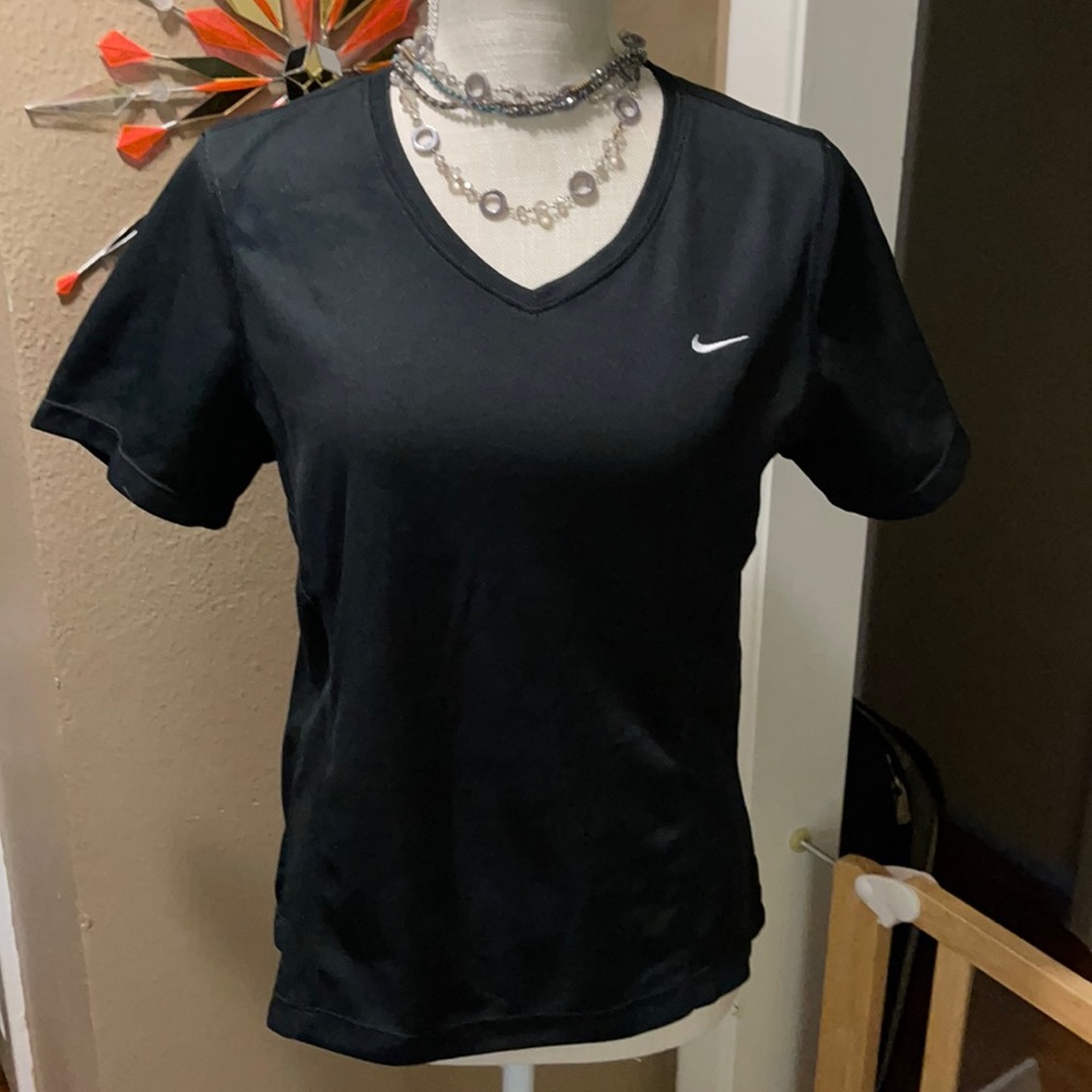 Nike top